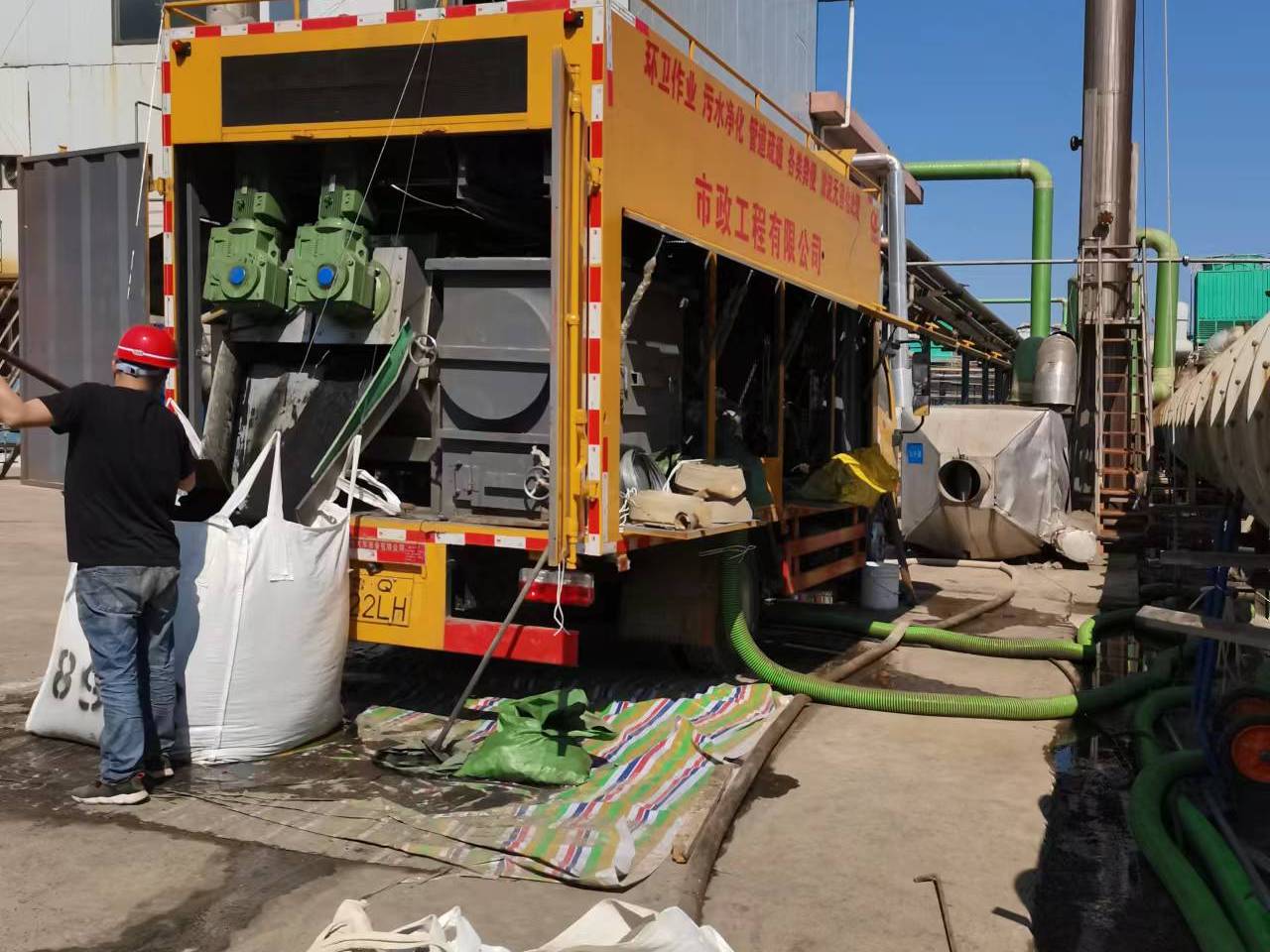 原阳淤泥压干处理